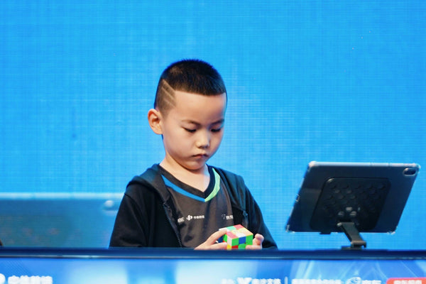 Xuanyi Geng on the Smart Cube Super League Finals