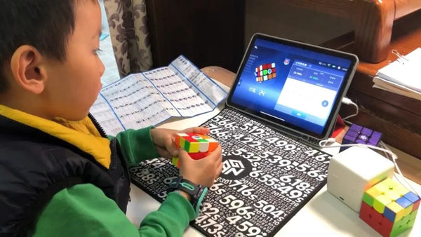 Xuanyi Geng is practicing algorithms with speed cube